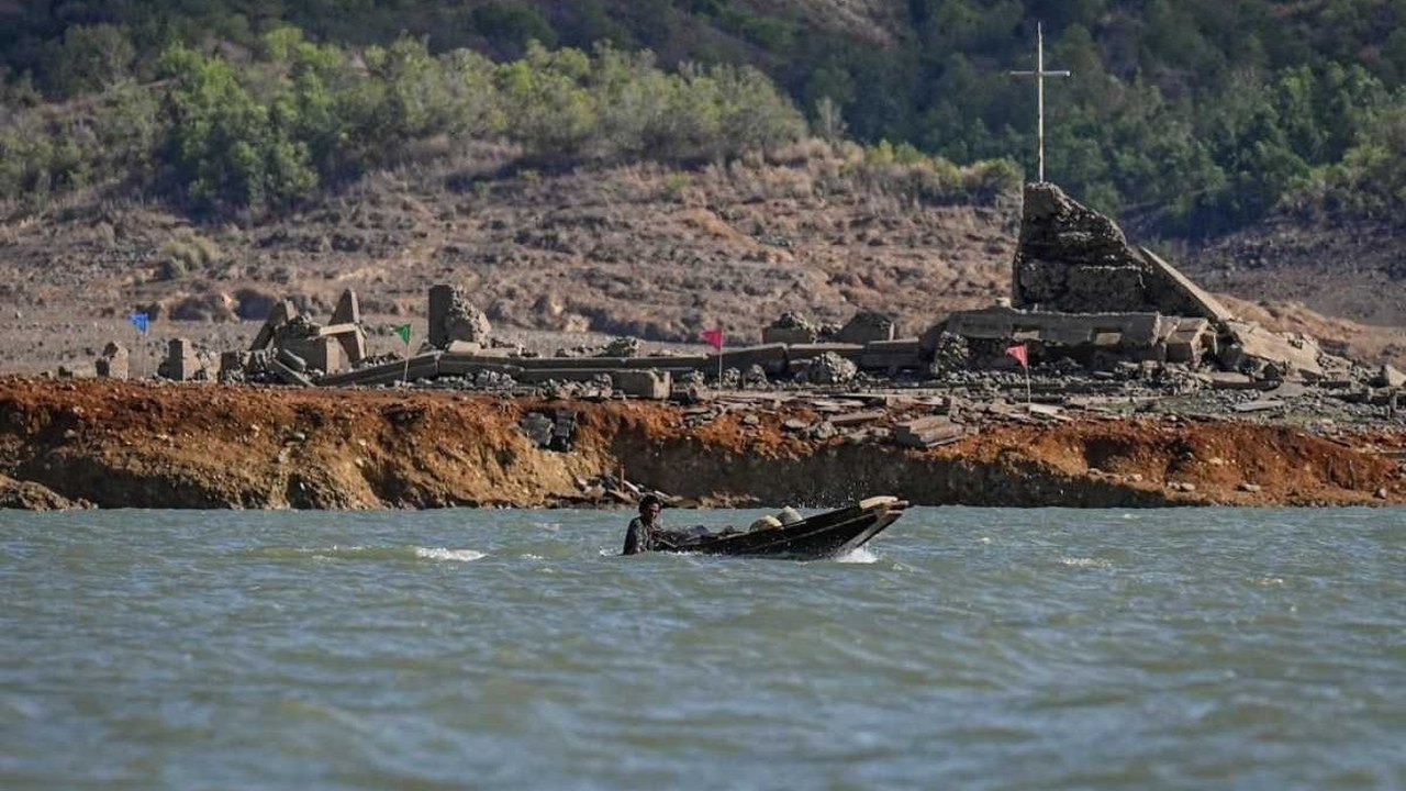 Seca nas Filipinas faz ressurgir cidade antes submersa de 300 anos, que vira atração turística; veja fotos