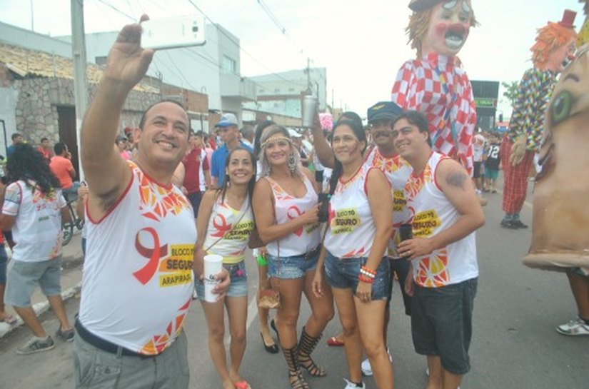 Pré-Carnaval: descontração e alegria marcam o Folia de Rua de Arapiraca em 2016