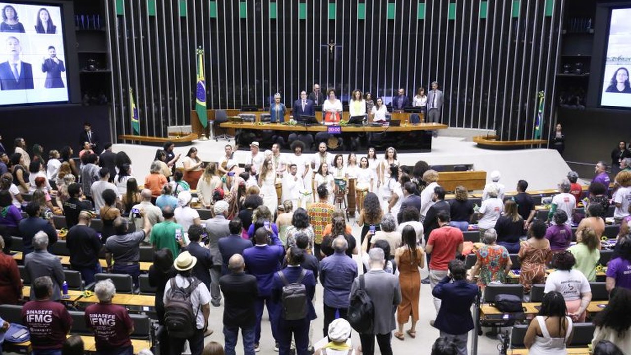 Lembrança da luta contra a violência política marca homenagem a Marielle e Anderson