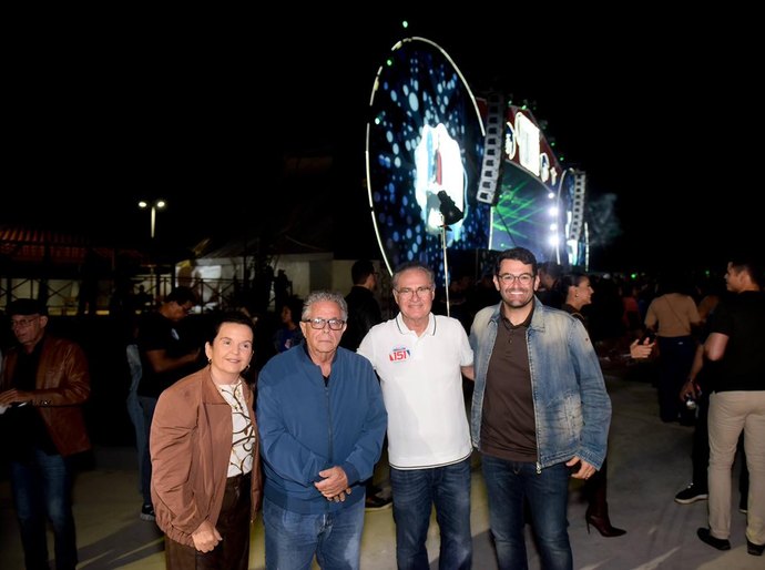 Senador Renan prestigia Festival de Inverno de Mar Vermelho e celebra força cultural do município