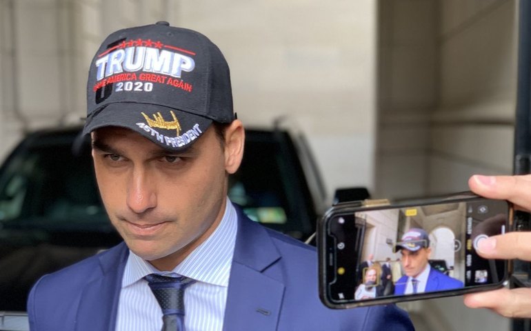 Gleisi afirma que arquivamento de processo contra Eduardo Bolsonaro na Câmara é 'vergonhoso' e estimula golpistas