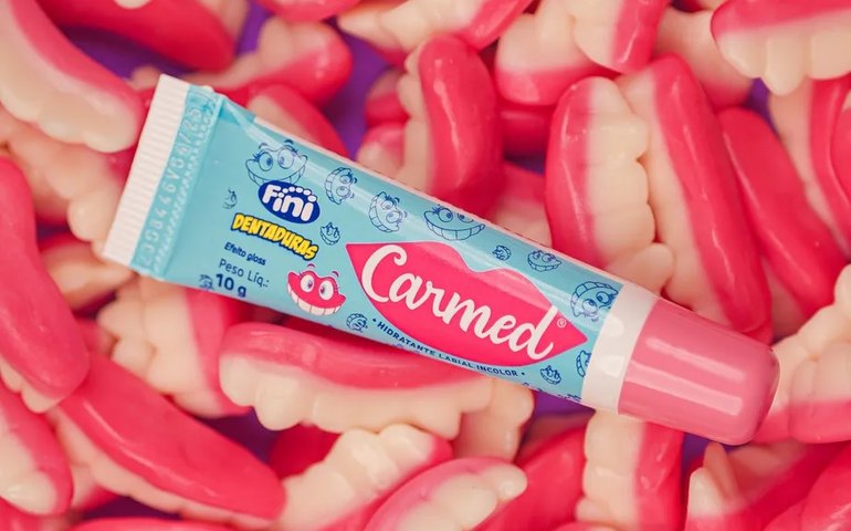 Roupa de cookie e hidratante de chiclete: marcas fazem parcerias inusitadas para viralizar nas redes