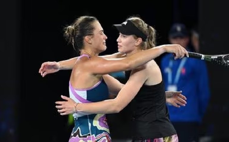 Sabalenka derrota Rybakina, conquista Aberto da Austrália e vence 1º Grand Slam