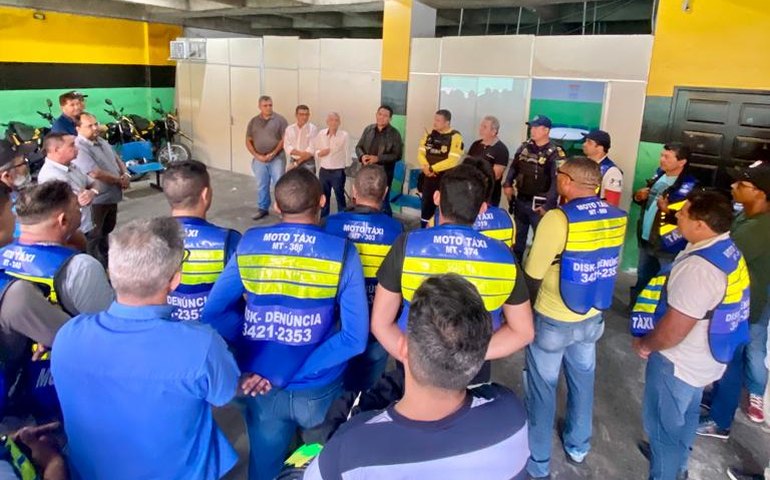 Vans, táxis e mototáxis serão cadastrados para trabalharem no Festival de Inverno de Palmeira