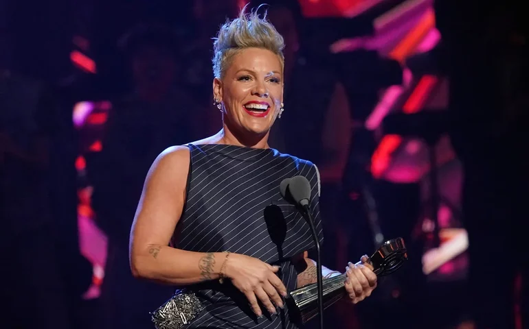 Pink será a apresentadora do Tony Awards 2026 em 7 de junho no Radio City Music Hall