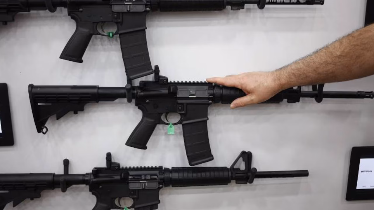 Fuzil utilizado em atentado contra Trump tem venda permitida no Brasil e em 41 estados americanos