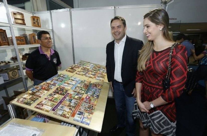 Governo e Ufal abrem VII Bienal do Livro em noite de música e poesia