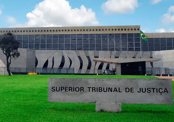 STJ retira 15 réus de ação de improbidade ligada ao Mensalão