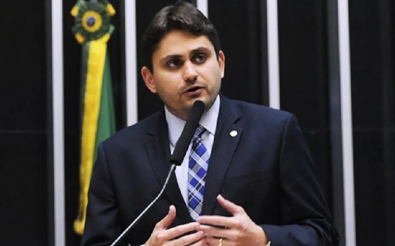 Juscelino admite uso do orçamento secreto e relação com empresário