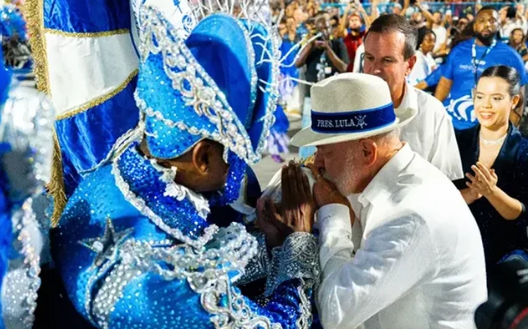 Corregedor do TSE rejeita pedido do PL para investigar Lula por homenagem em desfile na Sapucaí