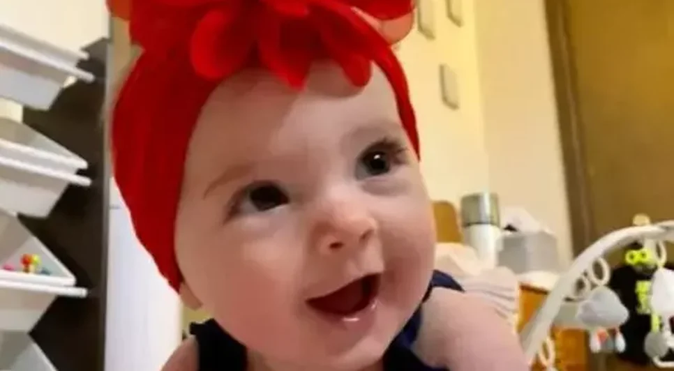 bebe-morre-alimentada-baterias-parafusos-acetona-592x600