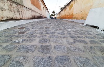 Governo do Povo inaugura calçamento da Vila Rejane