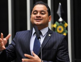 PF aponta senador como 'sustentáculo político' de esquema no INSS