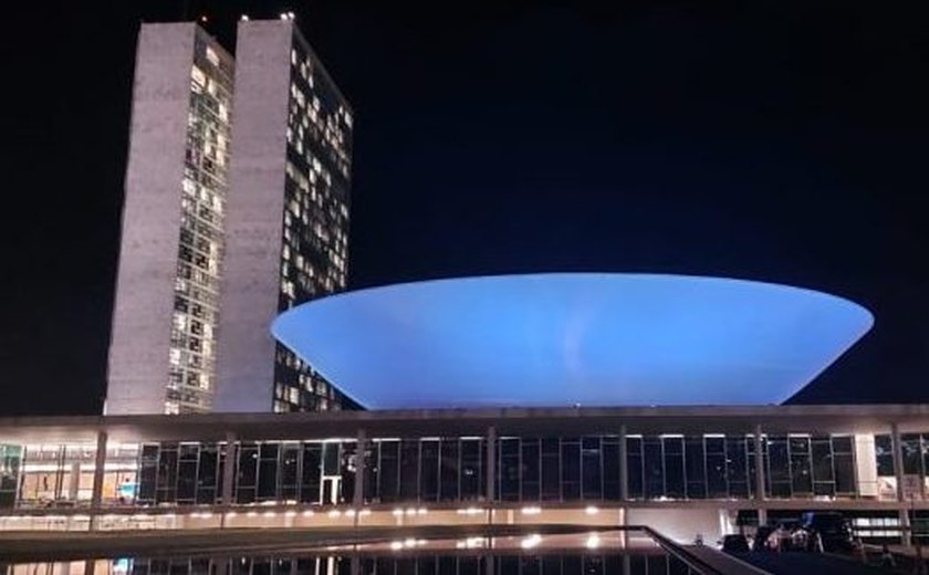 Iluminação azul na Câmara chama atenção para o Dia da Conscientização da Distonia