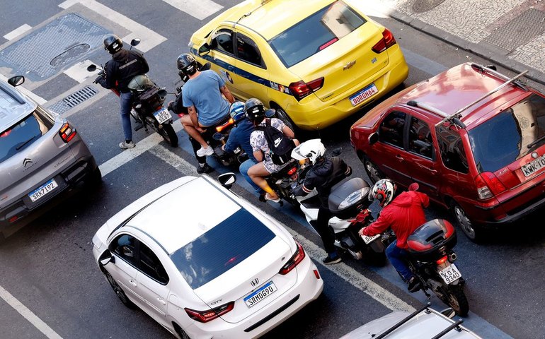 Trânsito causa até 10 vezes mais sequelas que mortes, alerta CFM