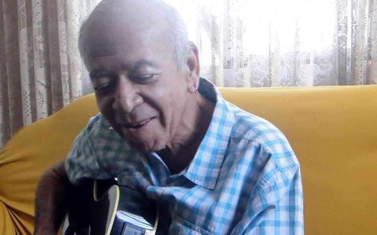 Morre o cantor palmeirense Carlos Moura, autor dos sucessos 'Minha Sereia' e 'Cometa Mambembe'