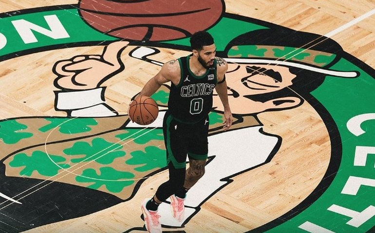 Cada vez maiores, com brilho e até pedaços de bola: os segredos dos anéis dos campeões da NBA 