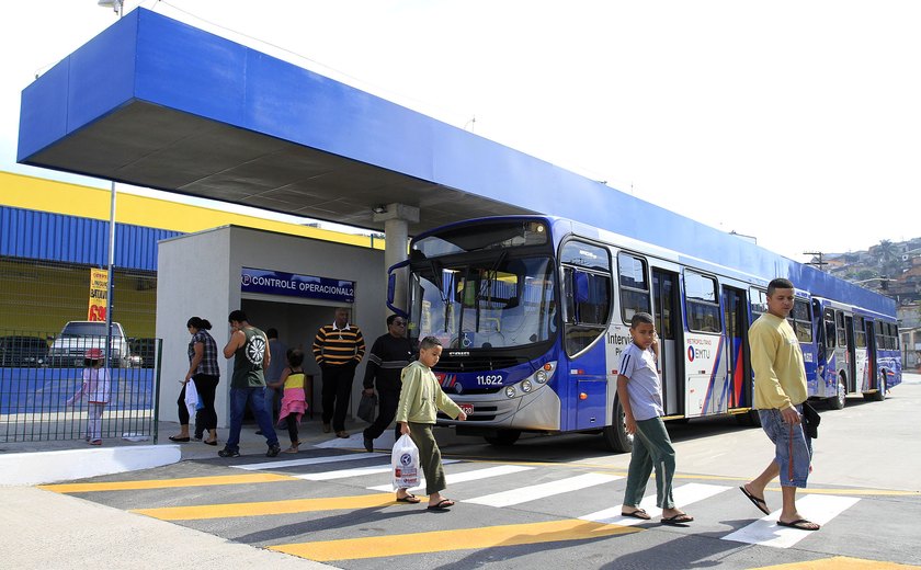 Mais ônibus rodam no Rio nesta terça-feira