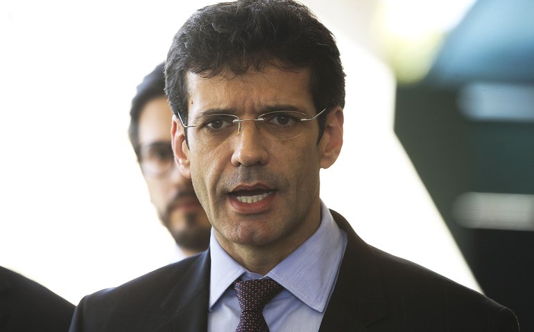 Ministro do Turismo é a sétima autoridade presente à posse de Fux com covid-19