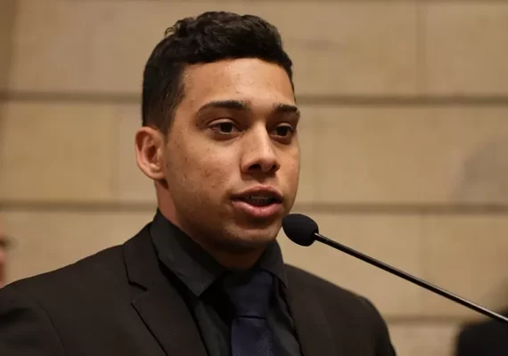 Palco virtual e machismo explicam caso Gabriel Monteiro, dizem psicólogos