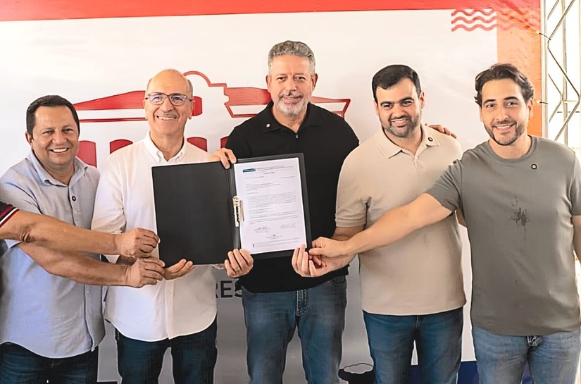 Arthur Lira e Ronaldo Lopes unem forças e deputado leva mais de R$ 7 milhões em obras e equipamentos a Penedo