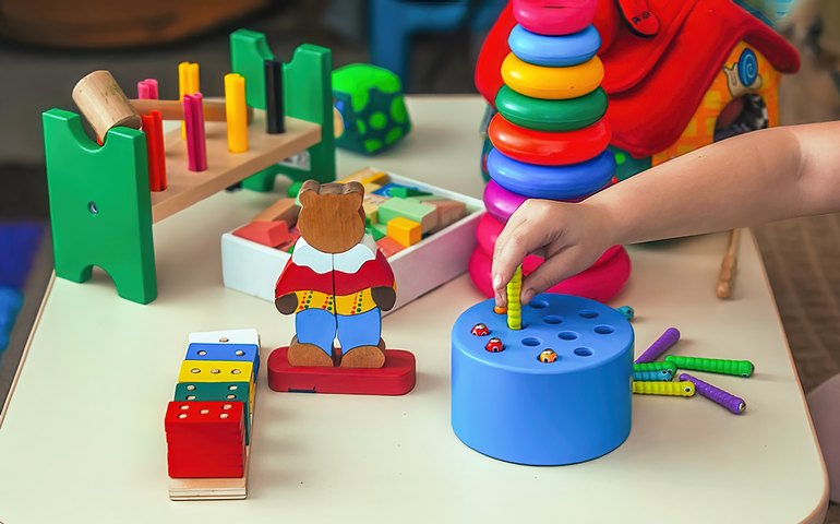 Os benefícios cognitivos de jogos e brincadeiras para crianças