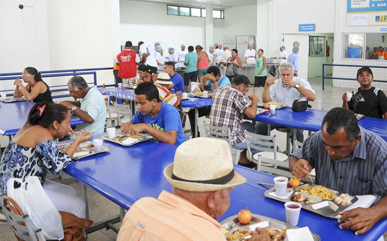 Restaurante Popular de Maceió fecha no feriado
