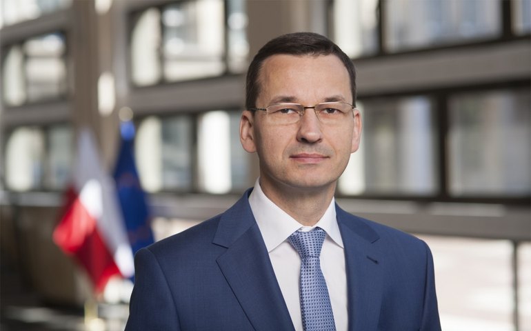 UE deve impor mais sanções contra Rússia, diz premiê da Polônia