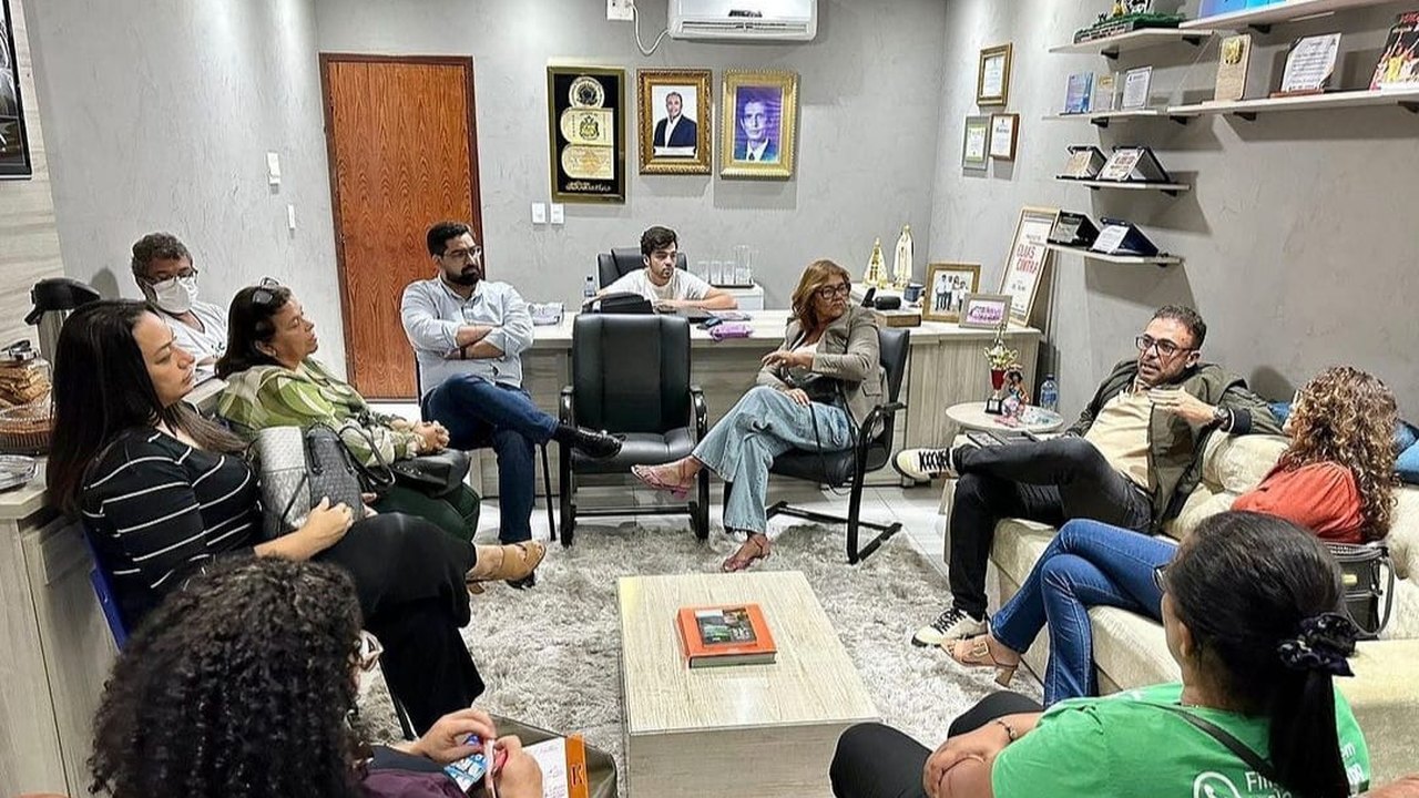 Prefeito Theobaldo Cintra se reúne com Sinteal para debater demandas da Educação de Major Izidoro