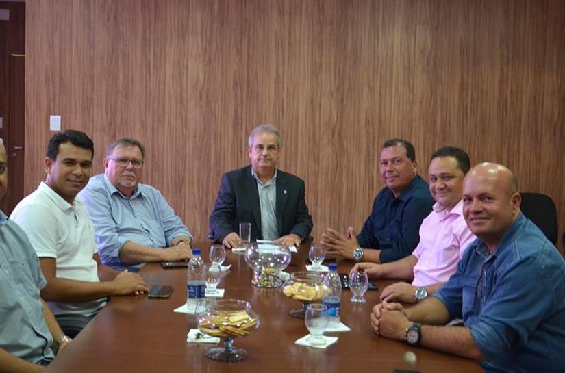 Presidente do TCE/AL reúne-se com presidente da Uveal e vereadores