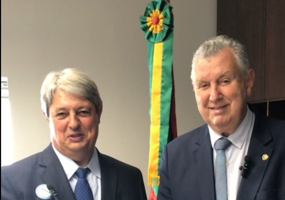 Senador garante recursos para o hospital e para estrada na Serra Grande