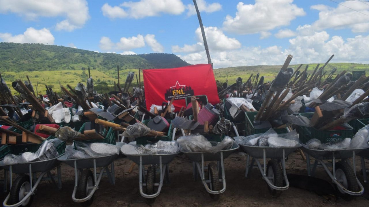 Assentados de Branquinha e União dos Palmares recebem Kits de equipamentos agrícolas