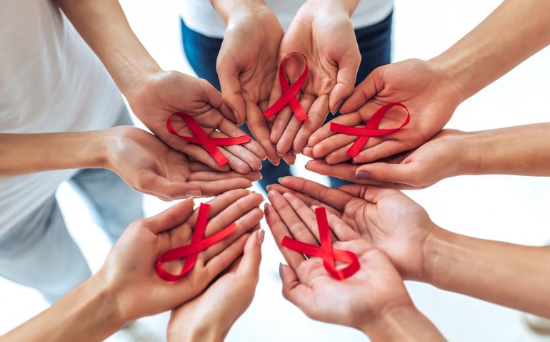 Toda forma de prevenção vale a pena: Rede AmorSaúde se mobiliza em campanha nacional contra o HIV