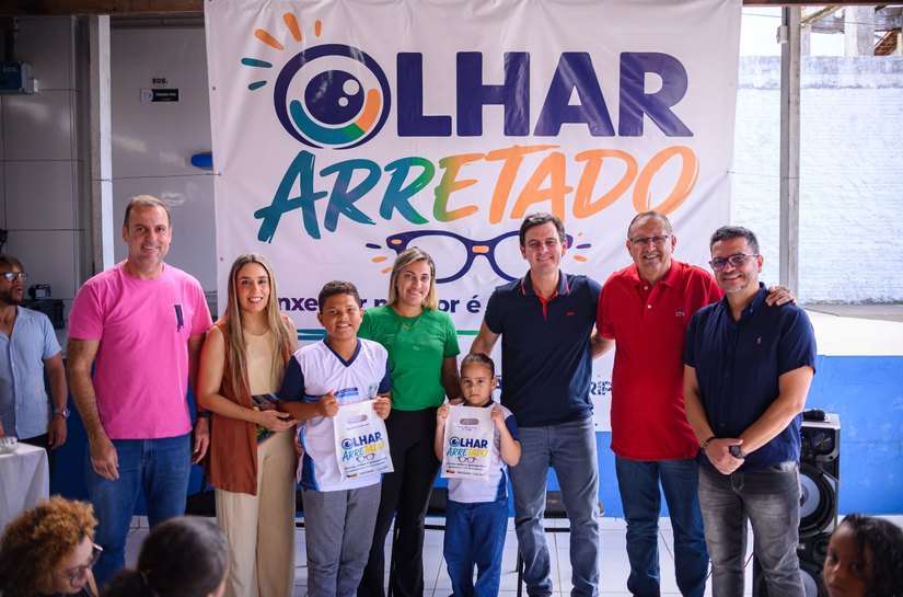 Prefeitura de Coruripe lança Programa Olhar Arretado e entrega primeiros 150 óculos a estudantes da rede municipal