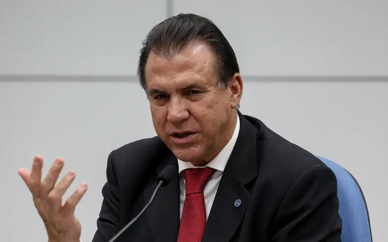 Inflação não se controla só com alta de juros, diz Luiz Marinho