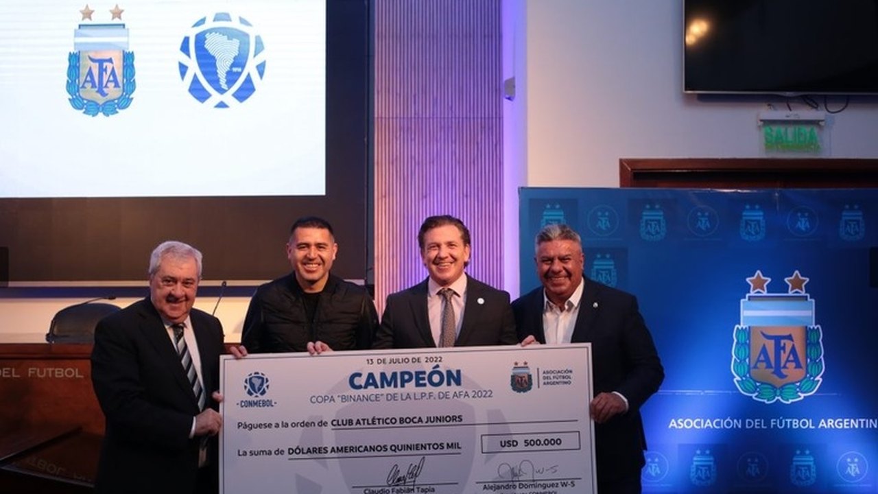 CONMEBOL e AFA entregam prêmio em dinheiro ao Boca Juniors pela conquista da Copa da Liga Argentina