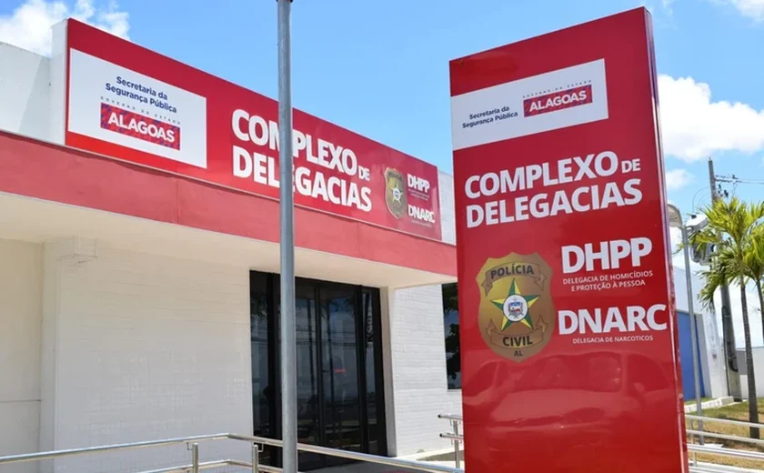 Polícia Civil prende ex-companheira apontada como mandante de duplo homicídio em Maceió