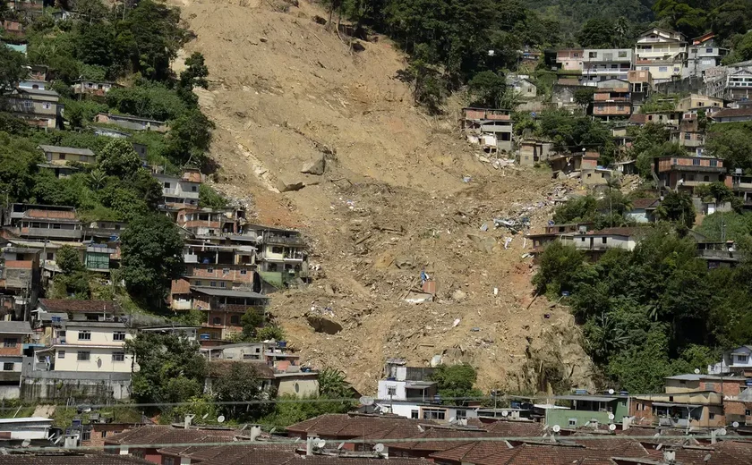 Ossada humana achada em Petrópolis pode ser de vítima de chuva de 2022