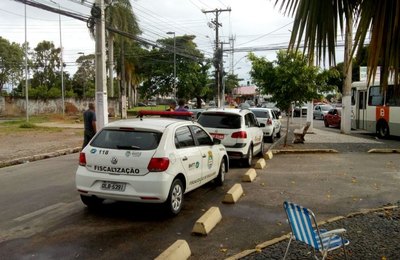 Fiscalização combate transporte clandestino em Maceió