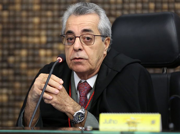 Estado deve custear viagens de paciente e acompanhante fora de Alagoas