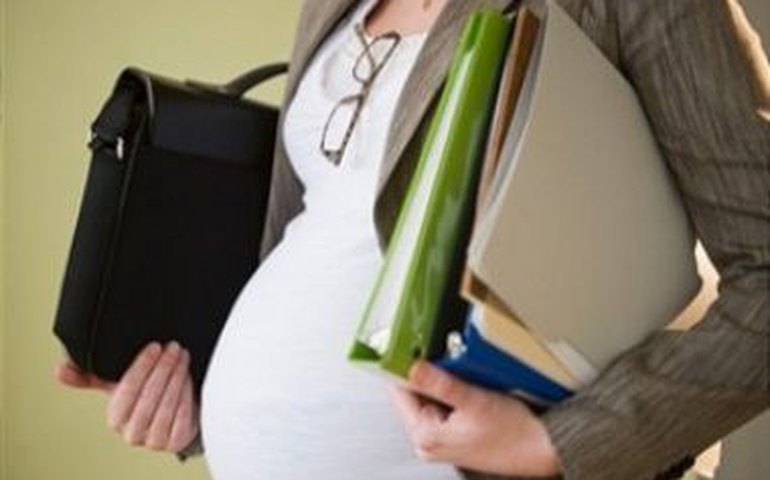 Lei garante estabilidade para gestantes que cumprem aviso prévio