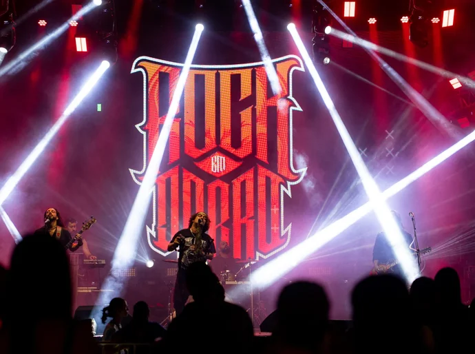 Rock em Dobro apresenta repertório animador na abertura da programação musical da Feira dos Municípios