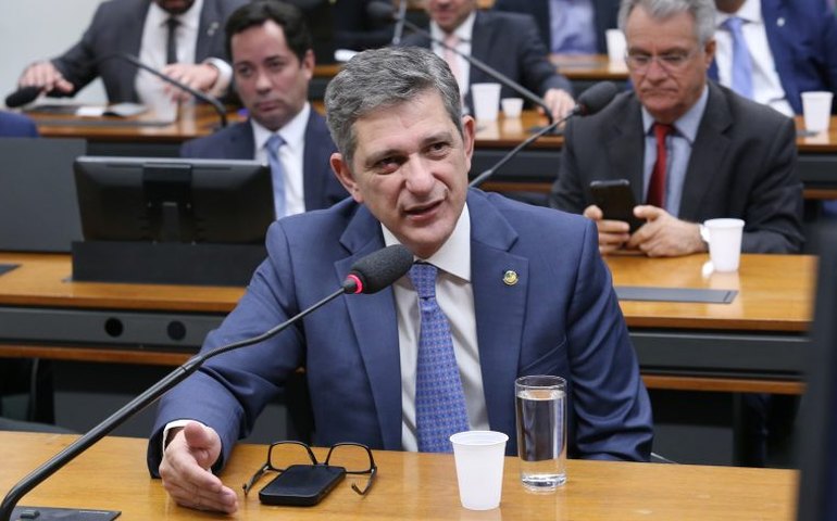 Comissão aprova medida provisória que regula o empréstimo consignado para trabalhadores do setor privado