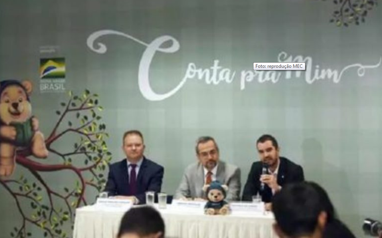 MEC vai pagar R$ 370 mil por almanaques em quadrinhos para crianças do ensino fundamental