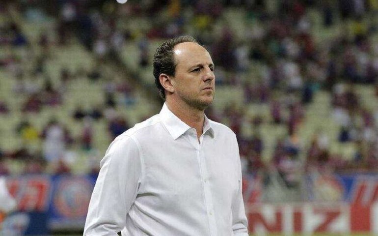 Rogério Ceni se desentende com torcedor do São Paulo em Cuiabá
