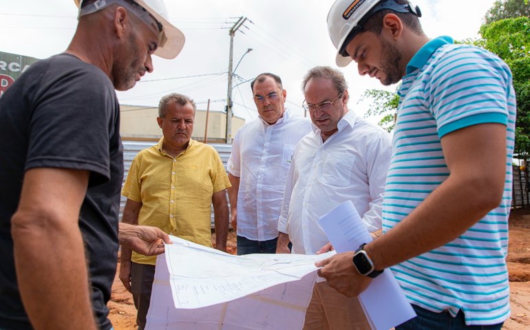 Prefeito Luciano acompanha obras de revitalização do Mercado de Carnes na Vila São José