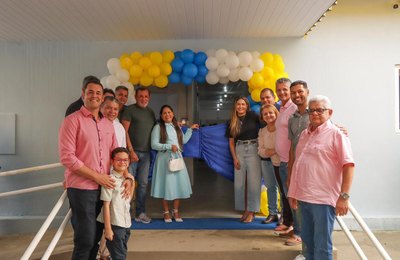 Prefeita Ângela Vanessa entrega reestruturação de escolas em São José da Laje