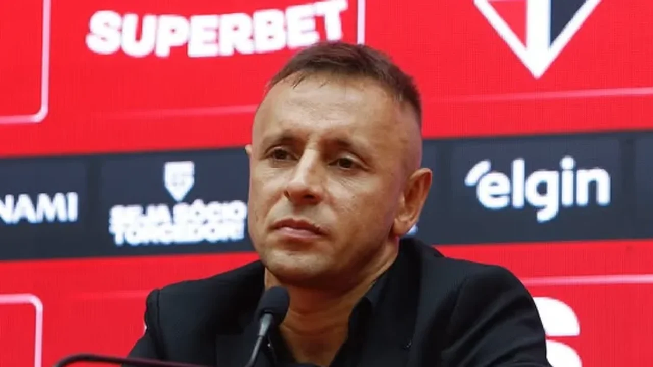Rafinha é promovido a executivo de futebol no São Paulo: 'Me sinto muito preparado'