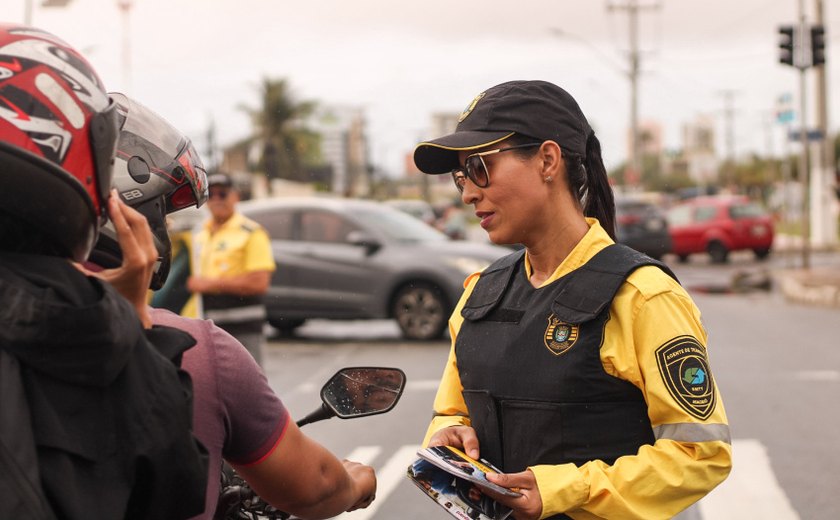 Educação no trânsito: DMTT promove conscientização de motoristas e motociclistas em Maceió