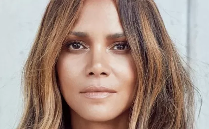 20 anos de 'Mulher-Gato': Halle Berry diz que carregou o fracasso do filme sozinha